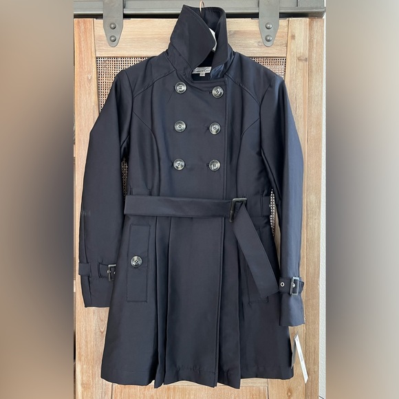 New Kenneth Cole Belted Trench Coat with pleats Navy blue size Small - Picture 2 of 7